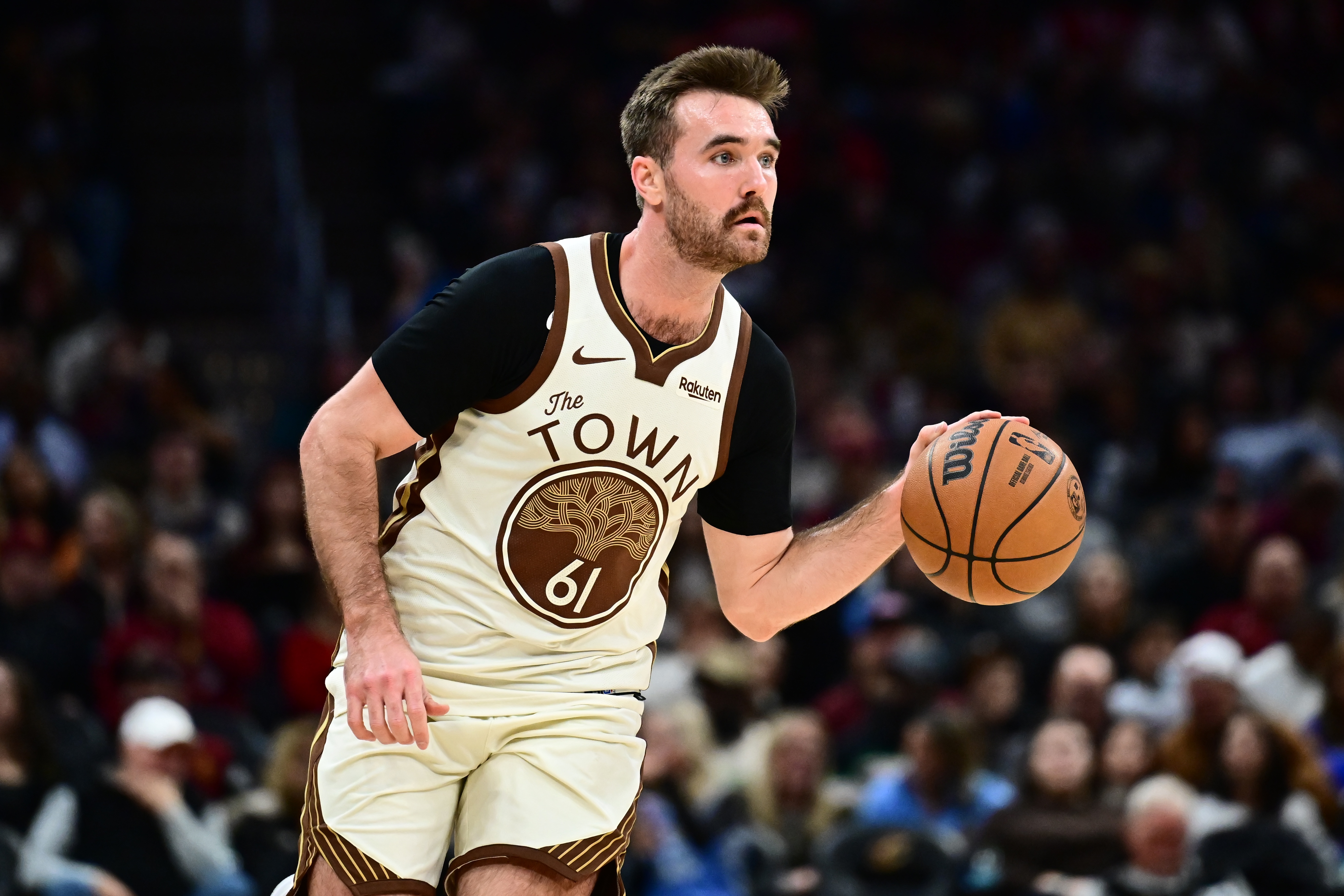 斯潘塞生涯出战25+分钟时场均14分5.7板8.7助 命中率51/50/100%